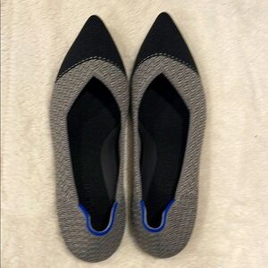 Stylish Women's Black and Gray Flats